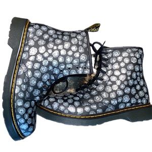 Dr. Marten’s 1460 Leopard Hydro Leather Lace Up Boots size 5 junior
